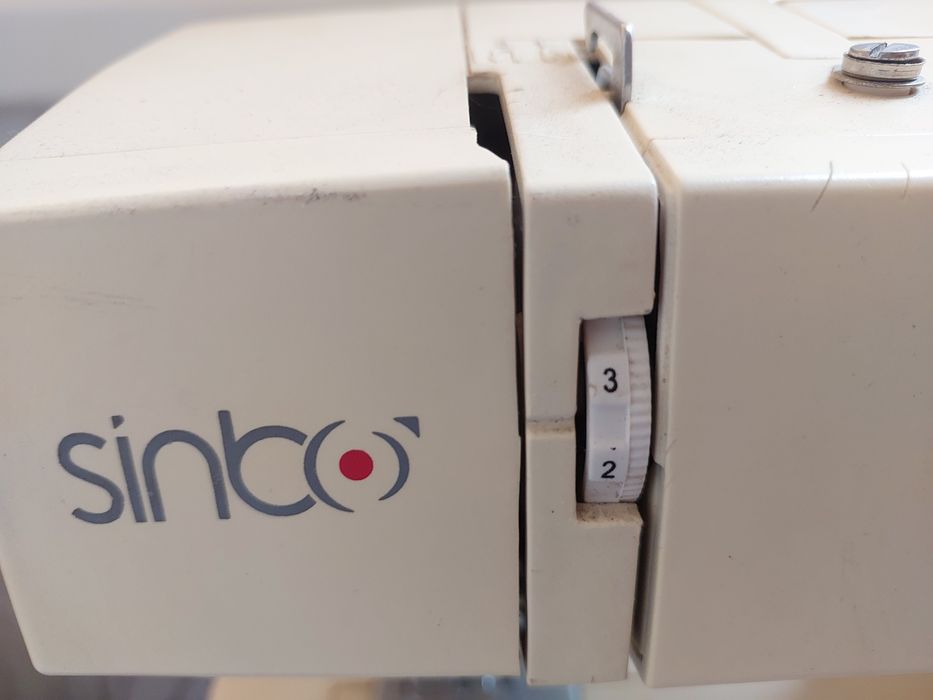 Продам швейную машинку