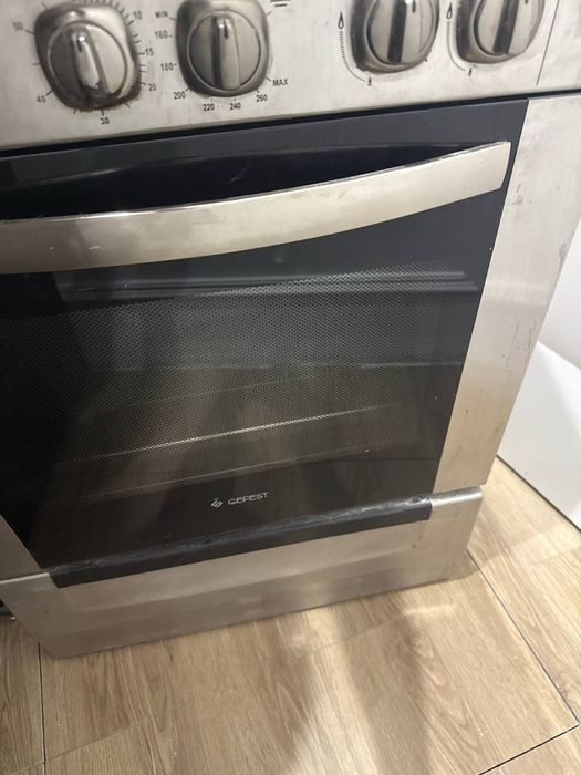 Газ плита почти новая на ней почти не готовили