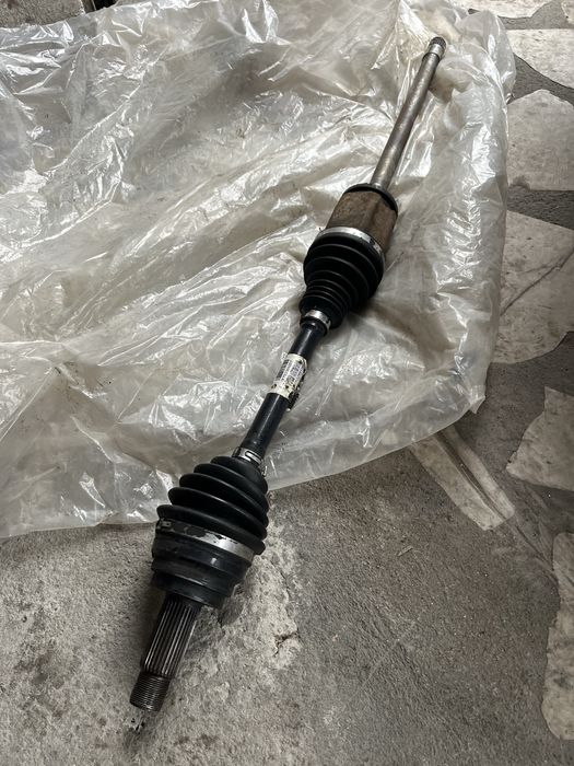 Дясна полуоска БМВ Х5 Е70