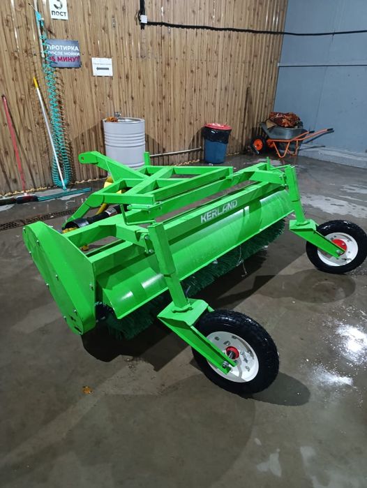 Коммунальная щётка PM2000 KERLAND