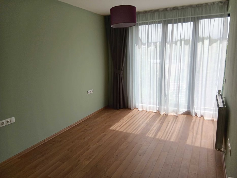 Дава се под наем Тристаен апартамент в Перник, Център - 125 кв.м за 600 € - Снимка #8