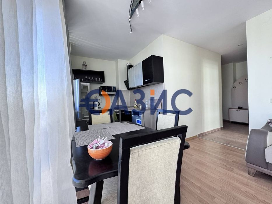 Продава се Тристаен апартамент в Свети Влас - 73 кв.м за 1028 €/кв.м - Снимка #10