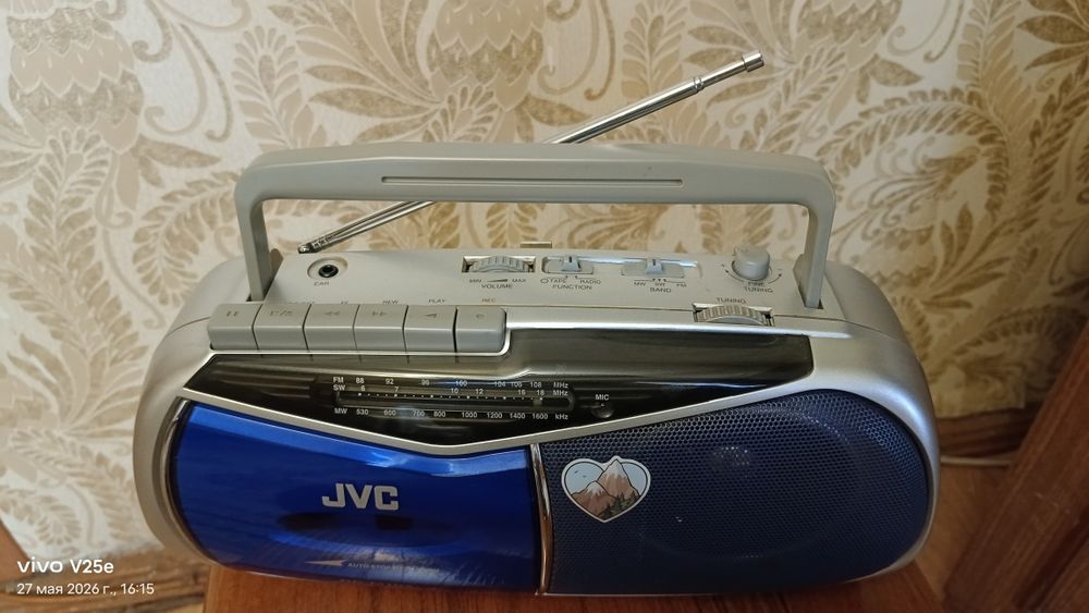 Магнитола JVC  RC-M103