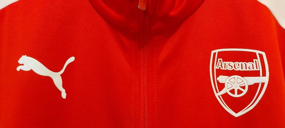 BLUZĂ PUMA ARSENAL LONDYN 751982 01

Culoare alb rosu