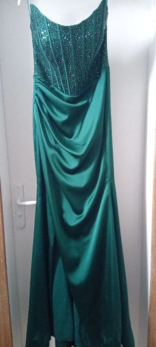 Елегангна бална рокля