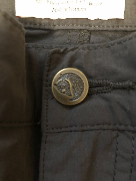 FJALL RAVEN-pantaloni in stare impecabila pentru dame