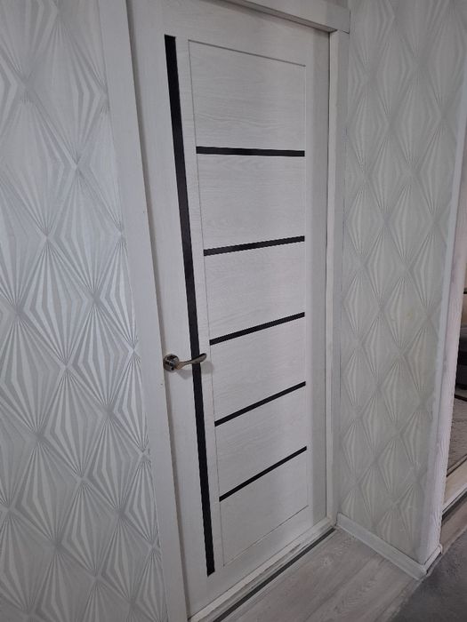 MDF eshiklar.200×80 sotiladi xolati alo darajada.