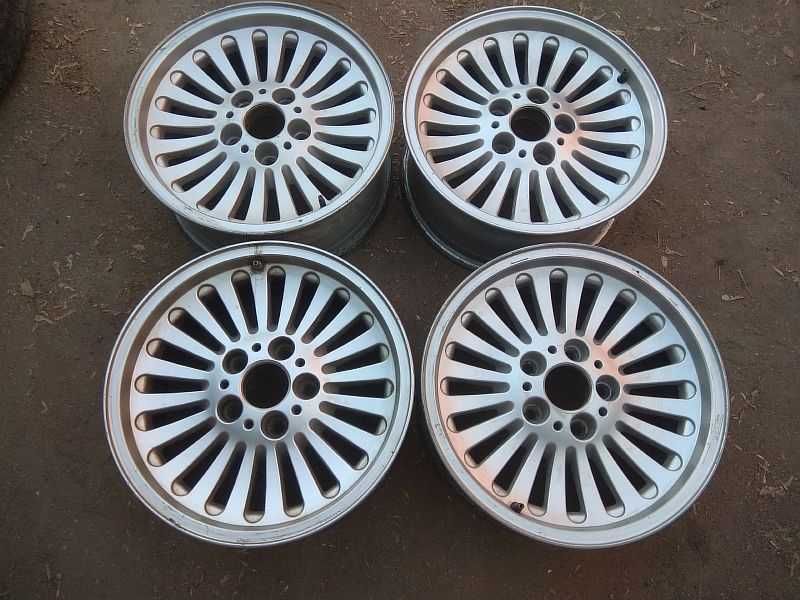 Продам оригинальные легкосплавные диски 33 стиль на BMW 5 е39