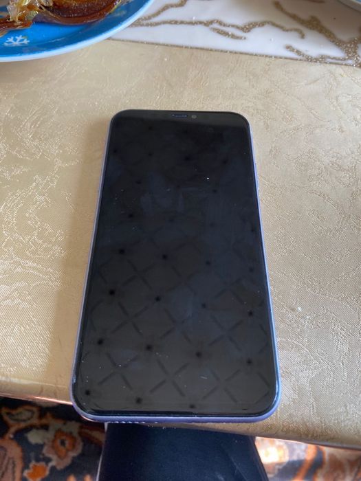 Iphone 11  смартфон 64 г