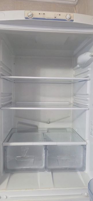 Холодильник Indesit в отличном состоянии