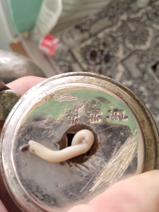 Qoʻl yuvadigan obdasa eski buyim qoziqanla boʻsa 140 yil boʻlgan atikv