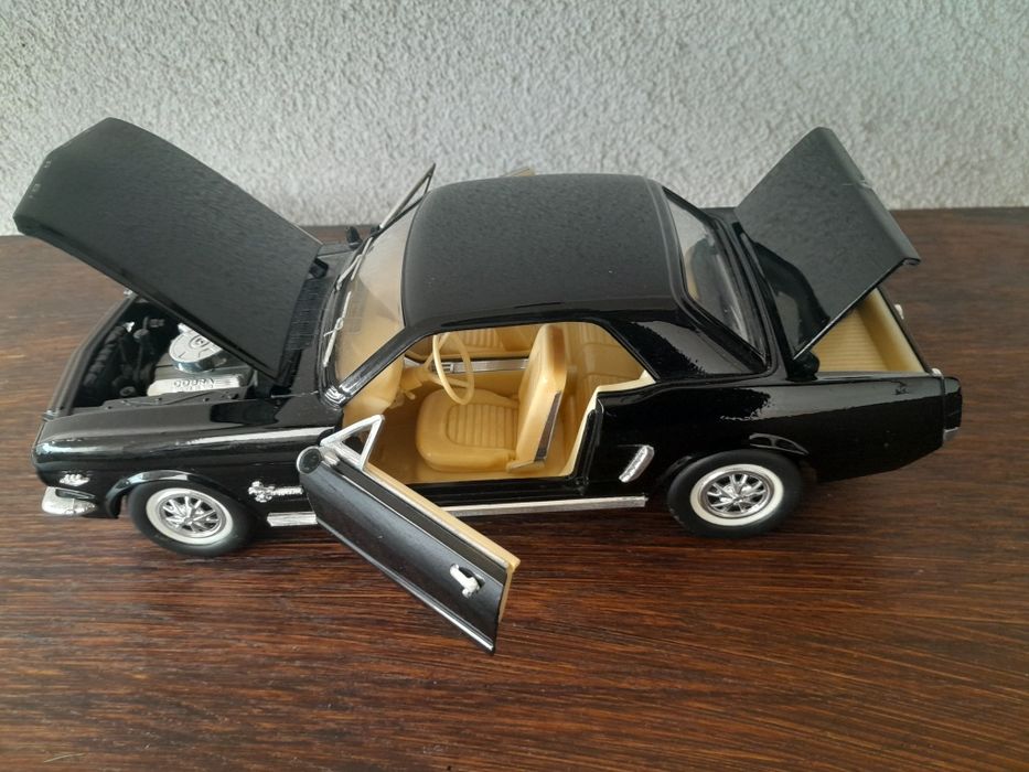 Mustang,  macheta din metal scara 1.18
