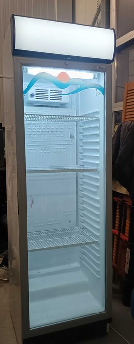 Хладилна витрина от -5 до 10 градуса