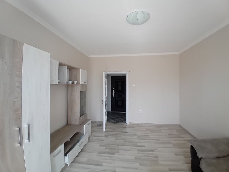 Продава се Двустаен апартамент в Добрич, Център - 55 кв.м за 640 €/кв.м - Снимка #3