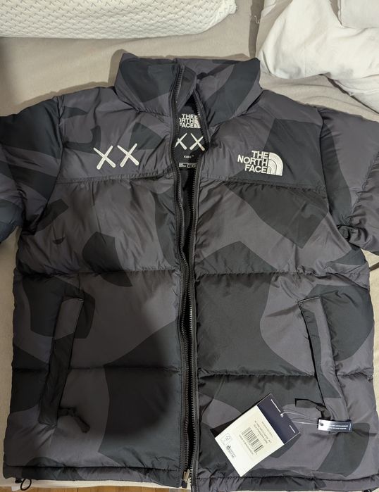 Geaca The North Face 700 x Kaws negru puffer