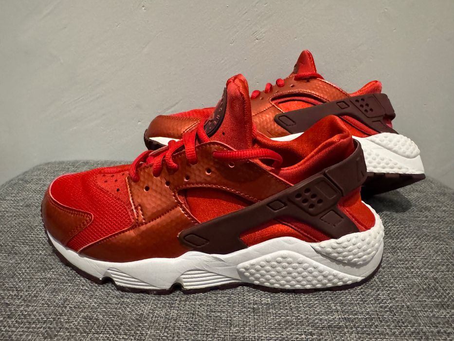 NIKE WMNS Air Huarache Run.