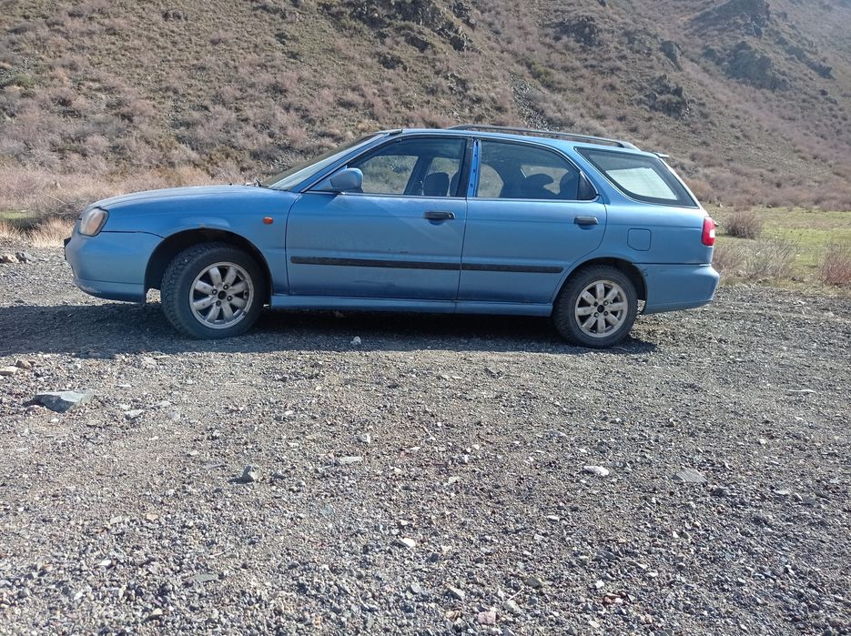 Сузуки Балено 2000год объемом 1.6