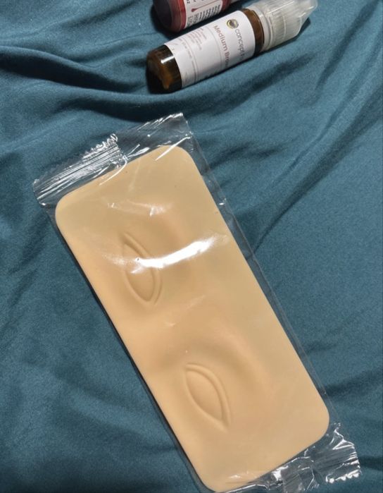 Aparat de micropigmentare + pigmenti