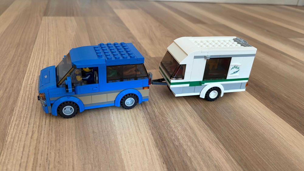 Каравана и микробус LEGO City 60117