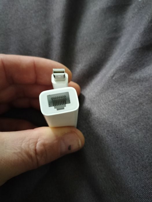 Adaptoare Apple.