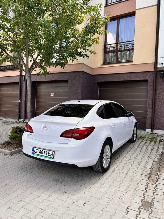 Opel Astra 1.6 CDTI Гаранция + сервизна книжка