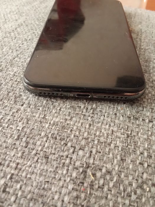 Продам Iphone x срочно