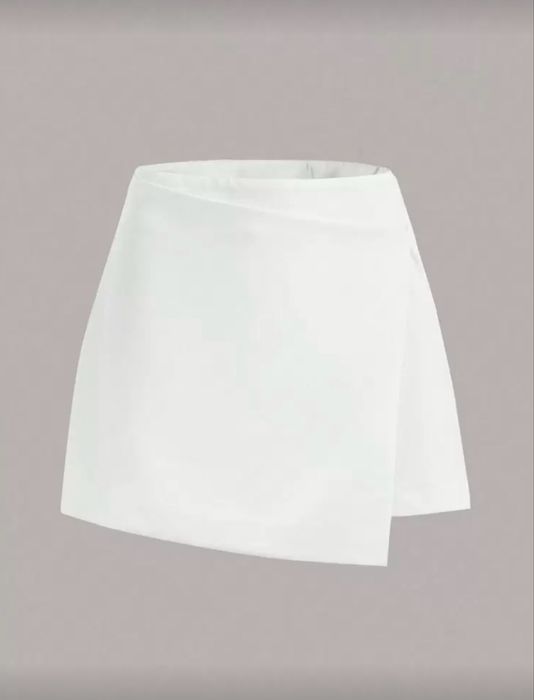 Продавам тази пола, размер М