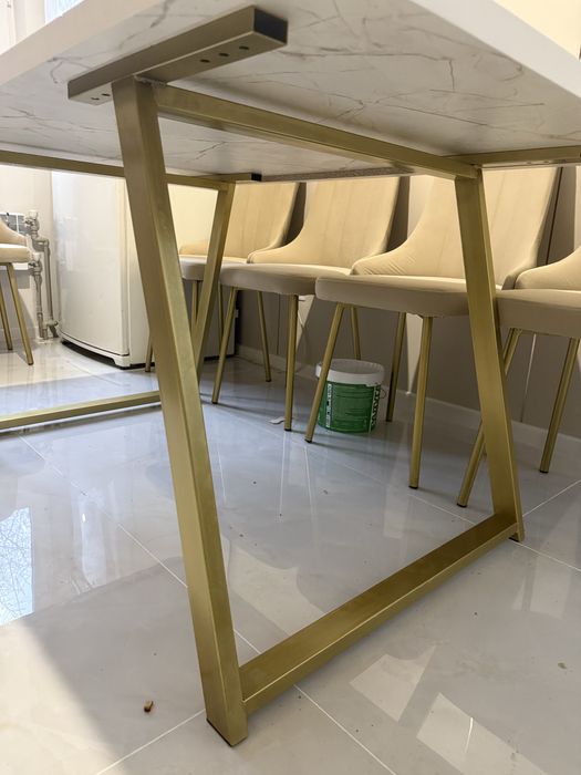 Стол, обеденный стол