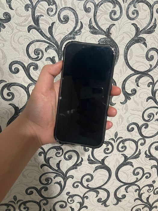 Продам iPhone 13