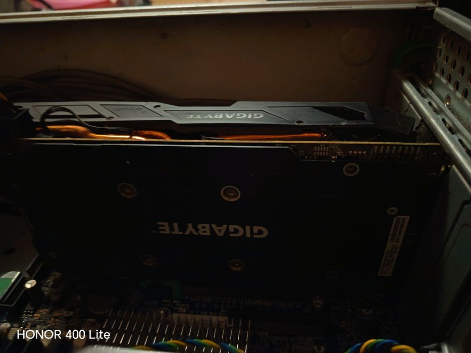 Видео Картя RX570 4GB Gigabyte