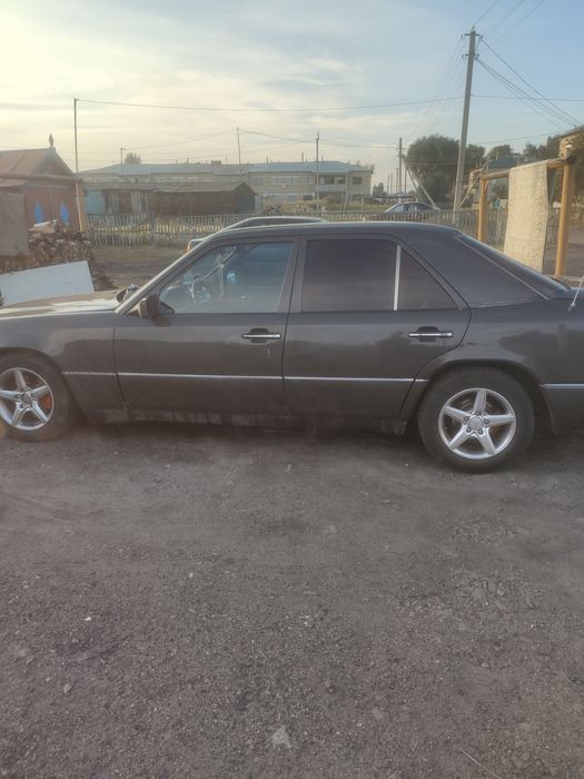 Продам машину Мерседес  Бенс 124