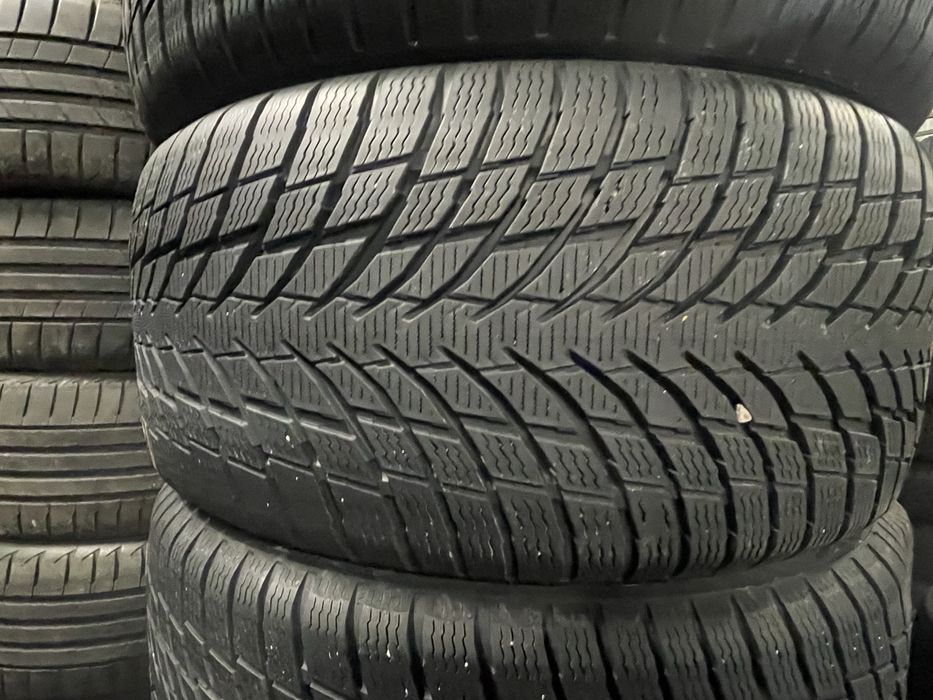 235 40 18 зимни NOKIAN