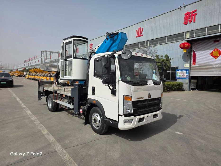 Avtovishka Avtokran HOWO 31 metr