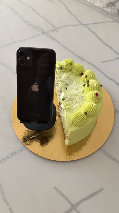 iPhone 11 с коробкой + зарядка