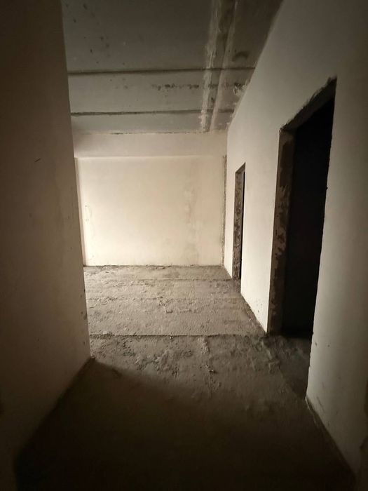 Kiparis Sotuvda 3 xonalik uy korobka  C-4 Shedevr Central