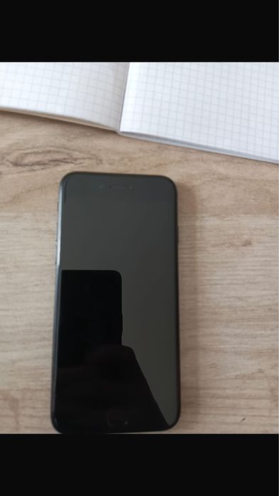 Айфон се 2020 на 128гб