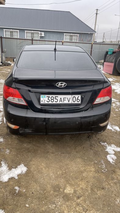 Машина hyundai accent