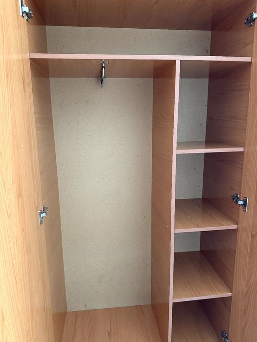 Shkaf kiyimlar uchun