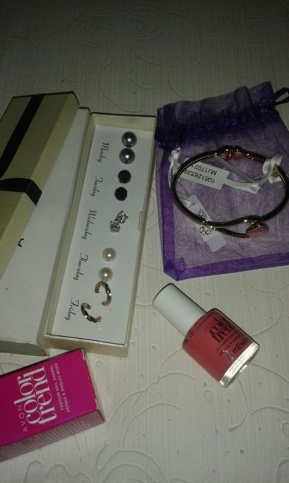 Нови комплекти Avon