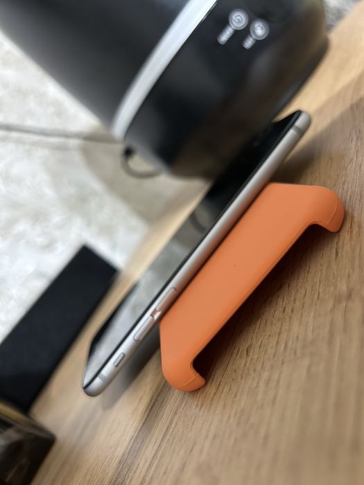 Продам Iphone 6S