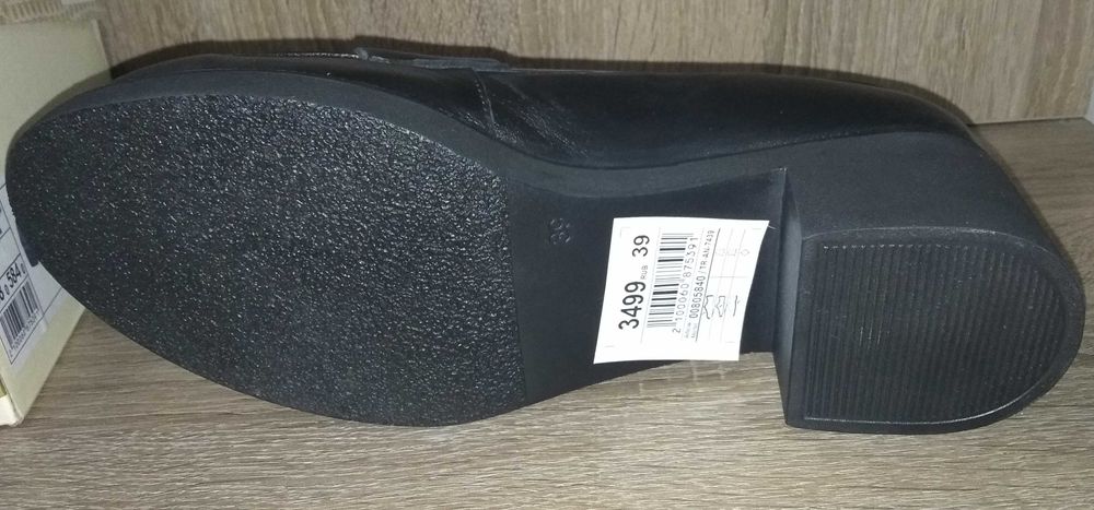 Продам женские туфли