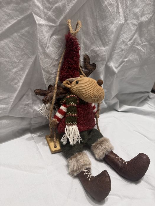 Коледна фигура Елен на люлка