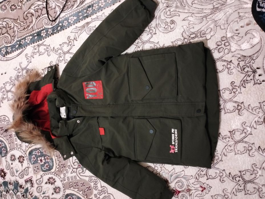 Продам детскую куртку