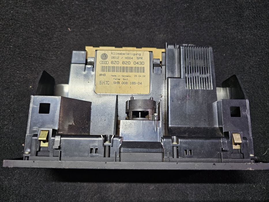 Panou climatronic + butoane scaune incalzite Audi A2