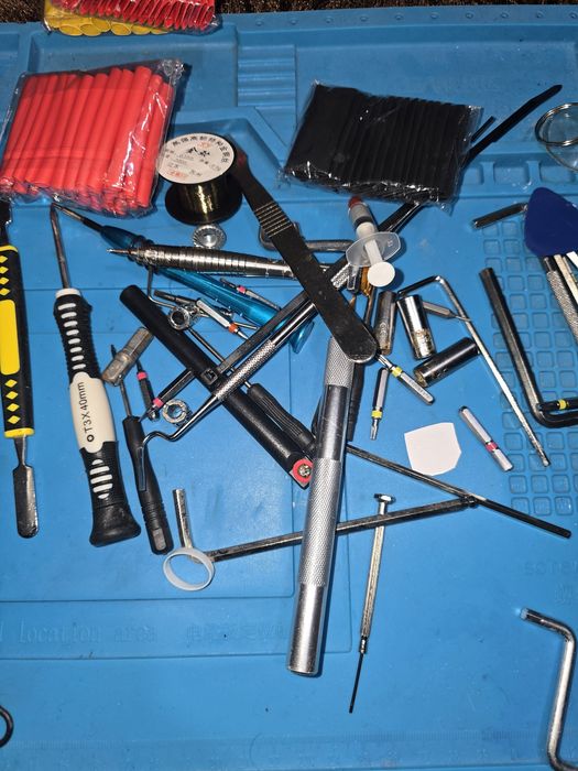 Set complet de reparat electronice telefoane surubelnita cutter