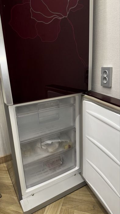 Продам холодильник LG