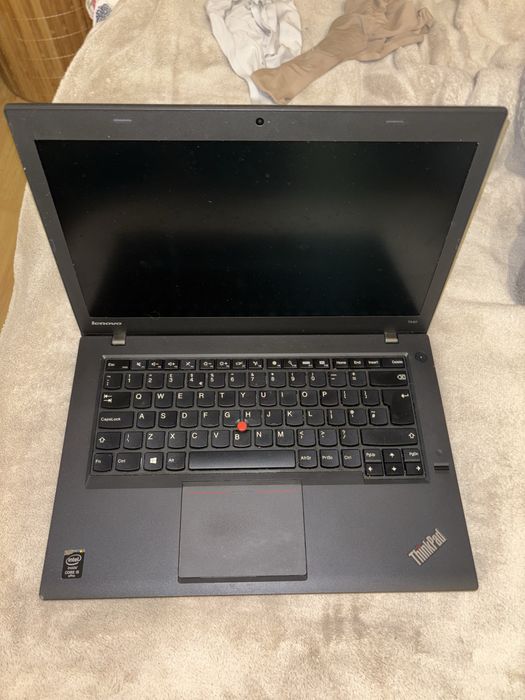 Лаптоп Lenovo ThinkPad core i5 неработещ, без hard disk