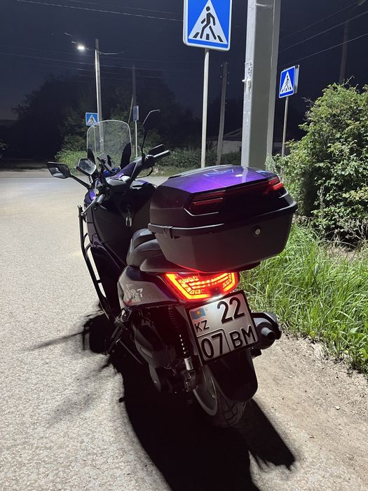 N Max скутер, мопед