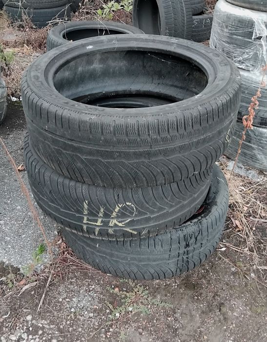 Гуми 235 45 19 Мишелин Michelin 3 броя - нов внос. Не са нови! Посочената цена е за един брой гума. Без коментар на цената. 43 години опит в бранша.