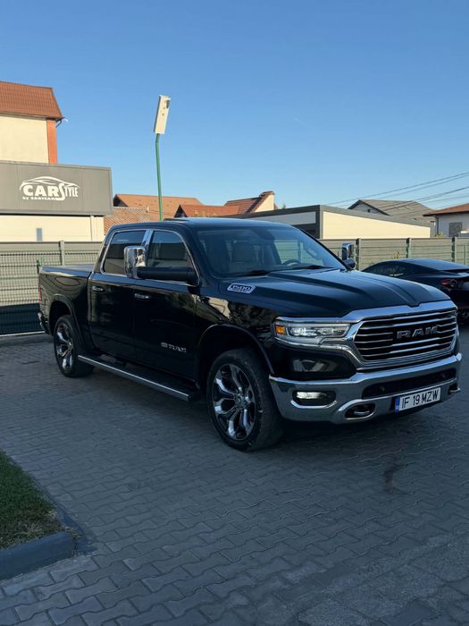 Dodge ram 1500 2020 laramie edition 5.7HEMI